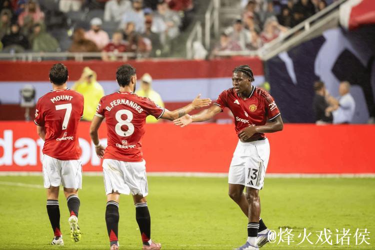 曼联与伯恩茅斯4比4握手言和，罗马小胜科莫